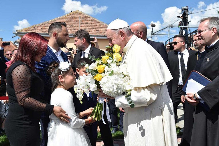 Papa u ime Crkve zatražio oprost od Roma