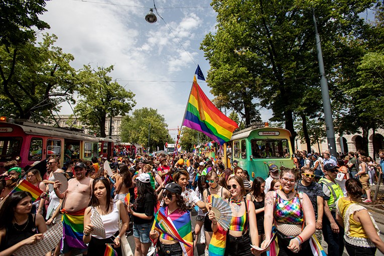 Na gej prideu u Beču pola milijuna ljudi. Bečki gradonačelnik: "Volim vas sve"