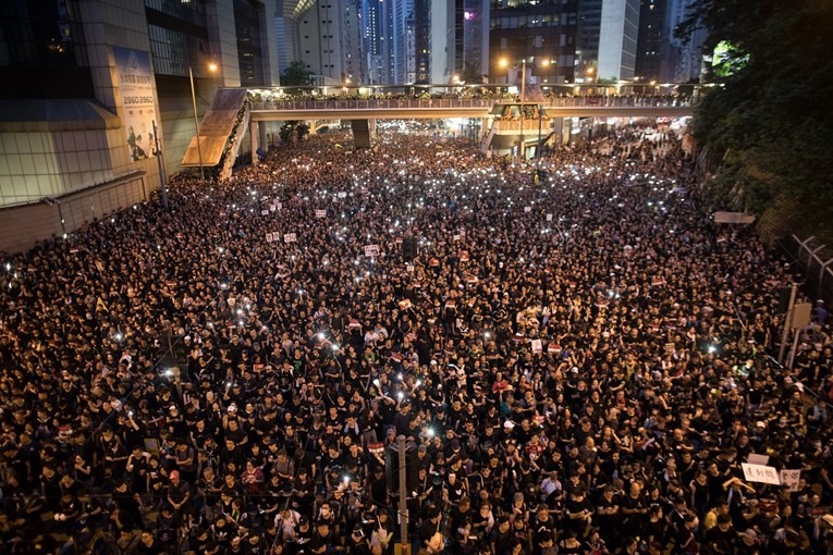 FOTO Najmasovniji prosvjedi u Hong Kongu dosad, okupilo se dva milijuna ljudi