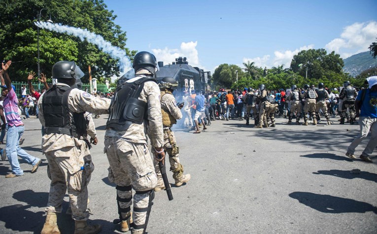 Kaos u Haitiju zbog korupcijske afere, najmanje jedan ubijeni