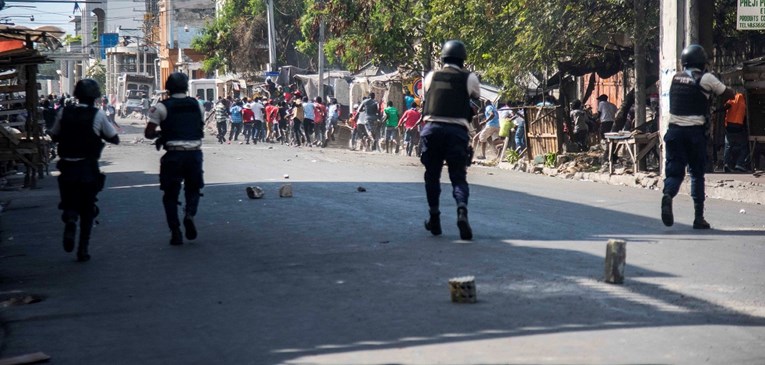 Predsjednik Haitija odbija dati ostavku unatoč nasilnim prosvjedima