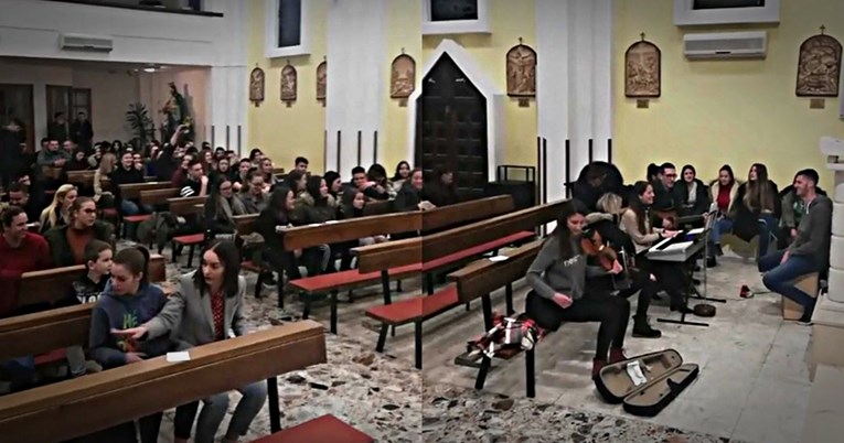 VIDEO Mladi u crkvi zapjevali poznatu Torcidinu pjesmu