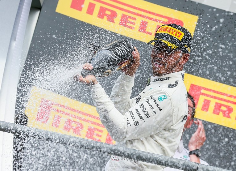 Hamilton peti put prvak: Pridružio se Schumacheru i Fangiju