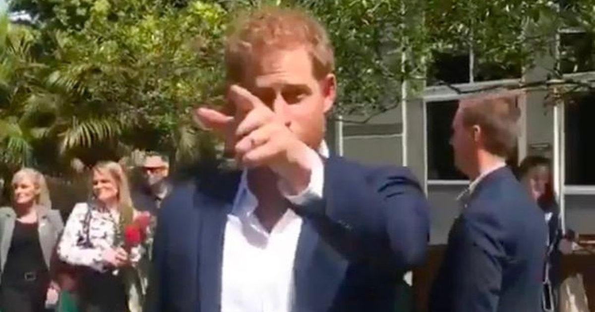 VIDEO Svi pričaju o Harryjevoj reakciji na "ekstravagantni" poklon za Meghan