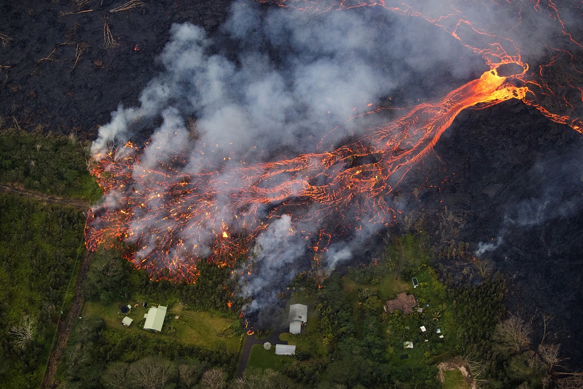 VIDEO Lava iz vulkana na Havajima u jednoj noći uništila stotine domova