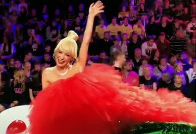 Maja Šuput u finale Supertalenta stigla u haljini od 50 metara materijala