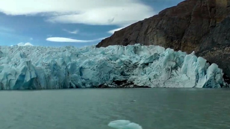 Dva ledena brijega odlomila se na jugu Čilea: "Nikada ovako nešto nismo vidjeli"