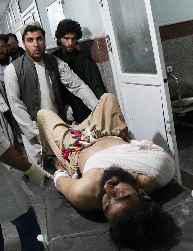 11 mrtvih u naletu autobusa na bombu u Afganistanu
