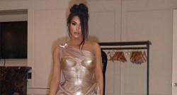 Kim Kardashian navodno plaća paparazze da fotošopiraju njene fotke