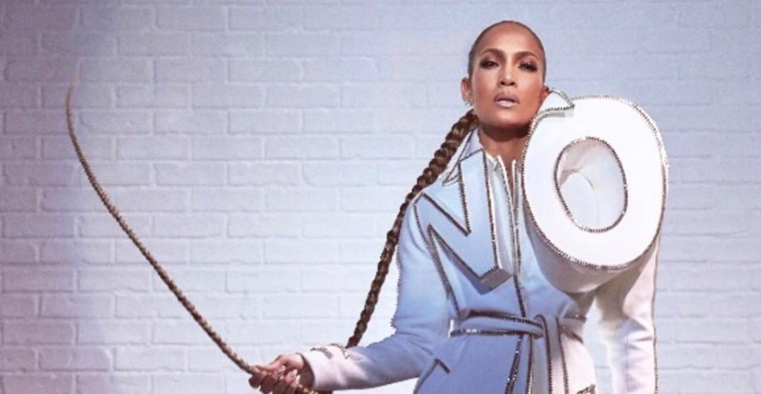 Evo što je J.Lo htjela poručiti s ogromnim natpisom na kaputu