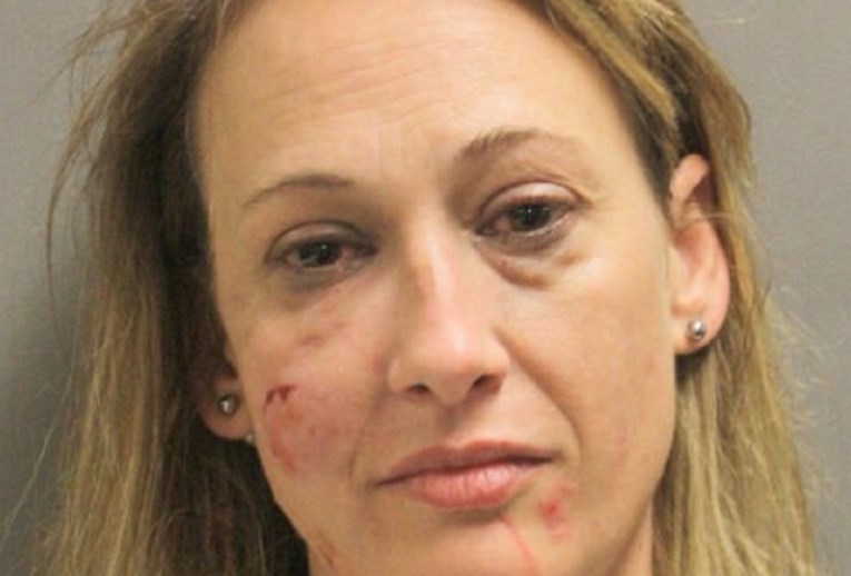 Žena u Teksasu drugoj ženi odgrizla nos i progutala ga