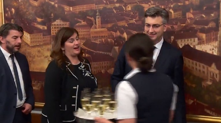 VIDEO Gabrijeli Žalac ponudili šampanjac, Plenković joj zabranio piti