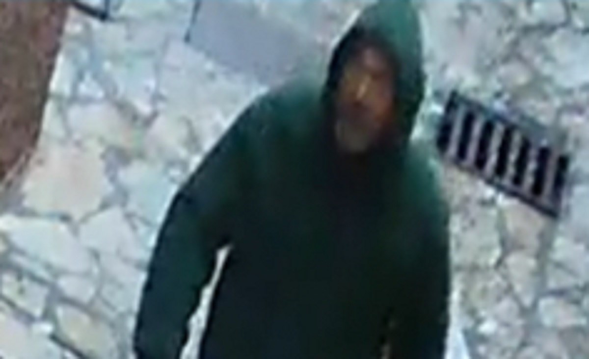 FOTO Policija traži dvojicu pljačkaša, prepoznajete li ih?