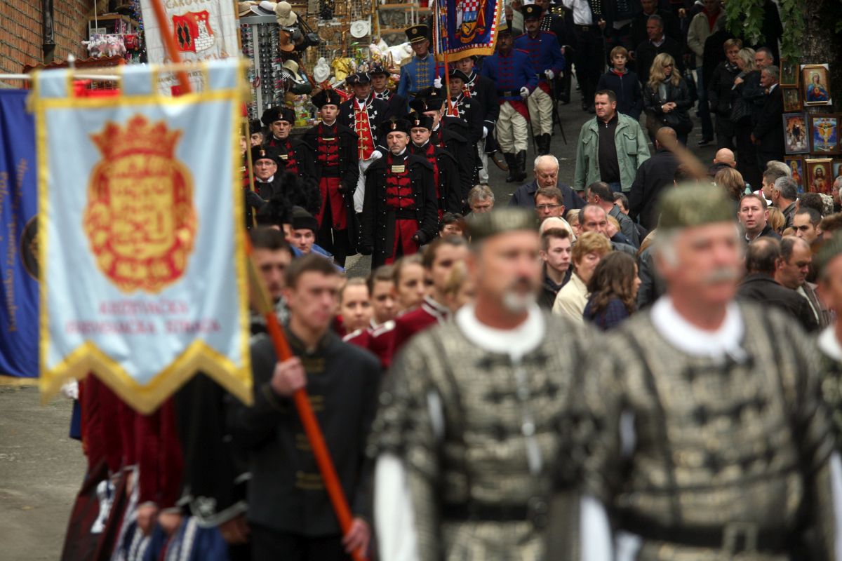 Plenkovićevi ministri na hodočašću, Krstičević i Medved pričali o Bogu i Gospi