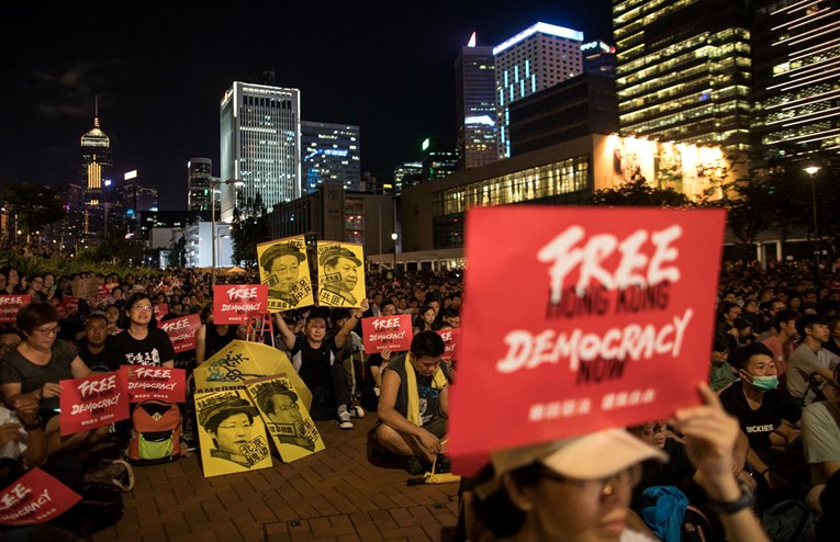Novi prosvjedi u Hong Kongu, sukobili se prosvjednici i policija