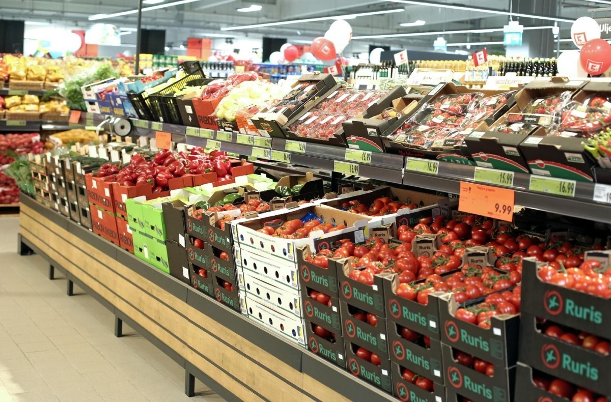 Trgovački lanci tvrde: Ribe, jaja, meso, povrće i pelene bit će jeftiniji