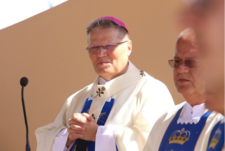 Nadbiskup Hranić napao školski program, kaže da ne stvara prave vjernike