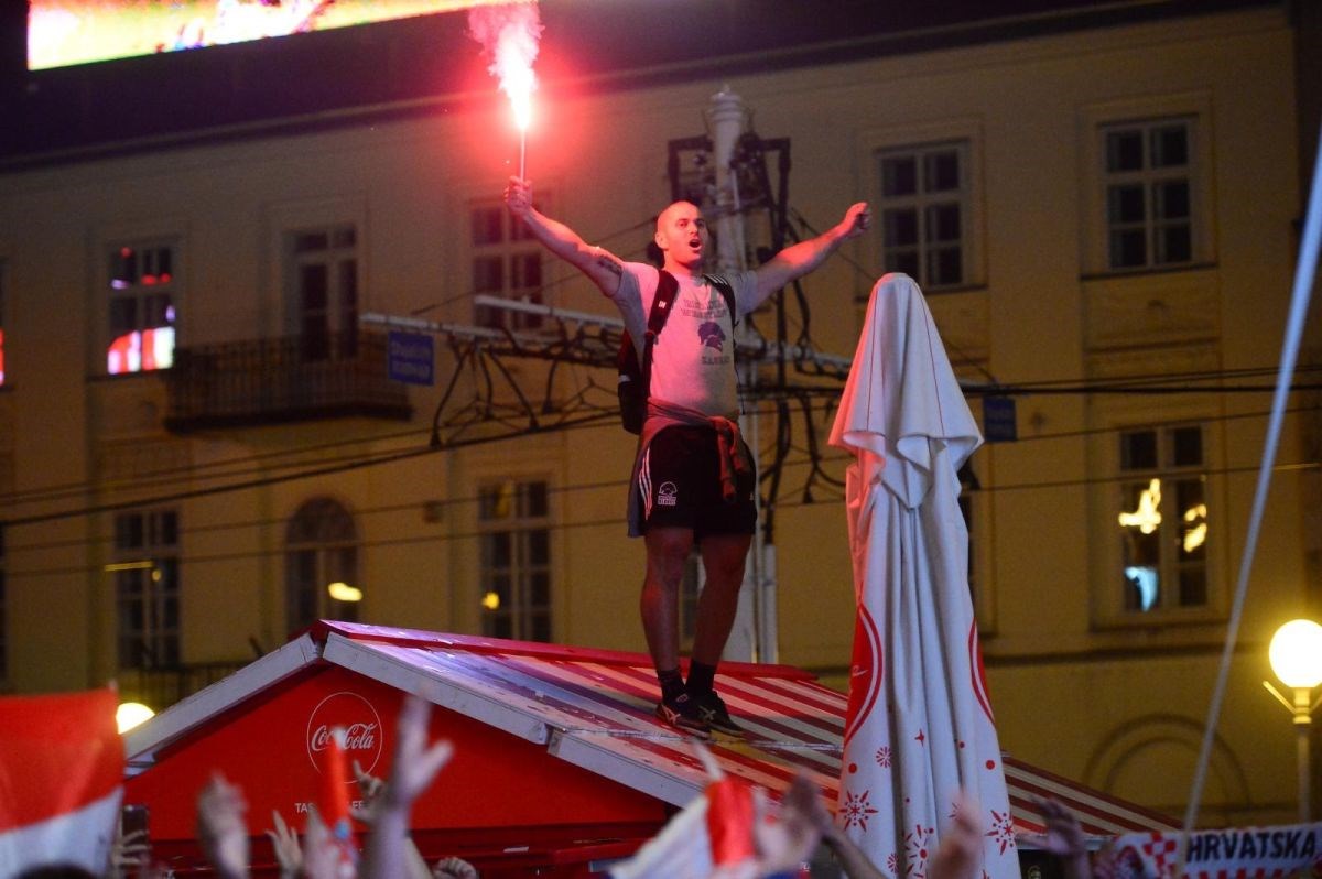 HRVATSKA GORI Ljudi spontano izlaze na ulice, iz cijele zemlje stižu slike zbog kojih ćete se naježiti