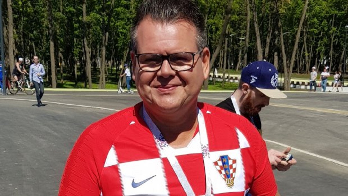 Hrvat u kockastom dresu došao navijati za Srbiju: "Ovo je samo nogomet"