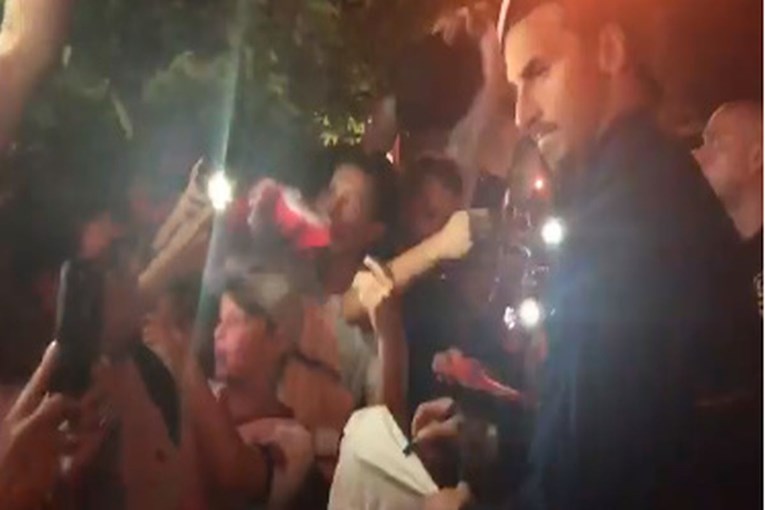 VIDEO Dječak je silno želio autogram pa mu se Ibrahimović potpisao na čelo
