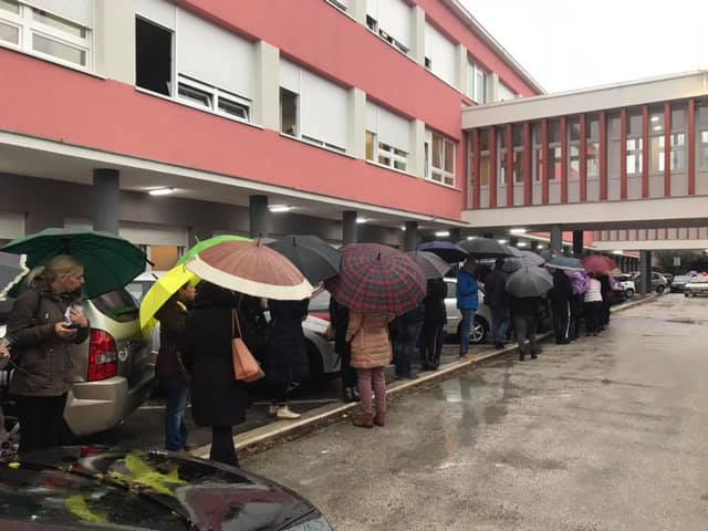 Ovo je red na upis za pregled djece u splitskoj bolnici