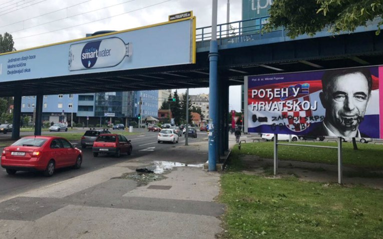 Pupovčev plakat u centru Zagreba uništen porukom o klanju srpske djece