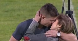 VIDEO Zaprosio djevojku na sredini terena usred utakmice Partizana