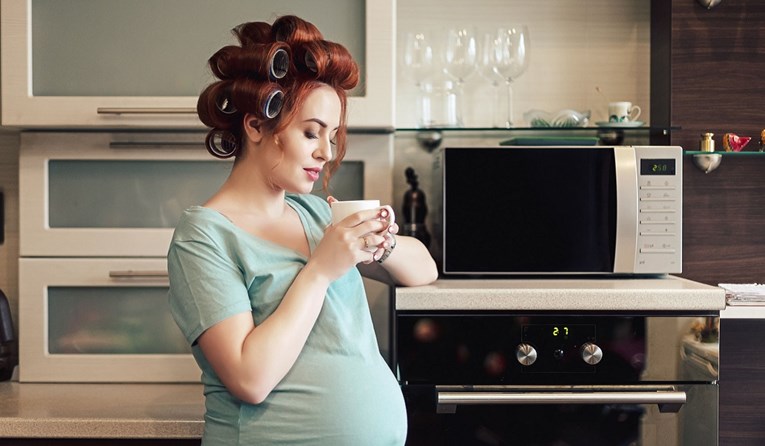 Smiju li trudnice piti kavu i šteti li kofein bebi?