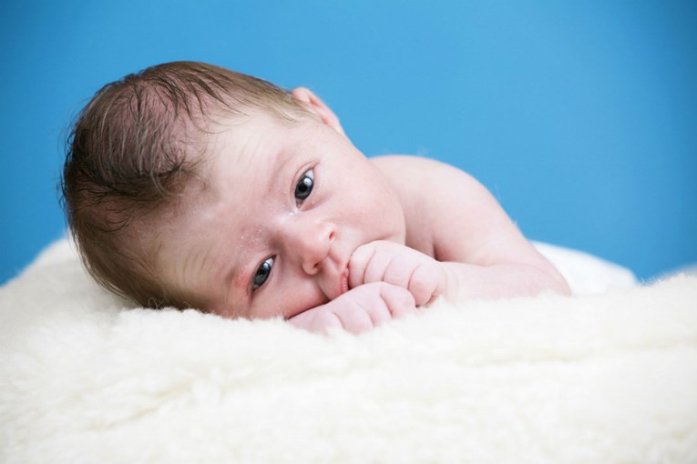 10 klasičnih "nuspojava" kod novorođenčadi koje izazivaju paniku, ali bez brige