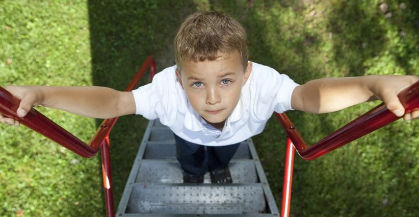 Kada bi se trebali osloboditi straha i djecu pustiti same na velike stepenice
