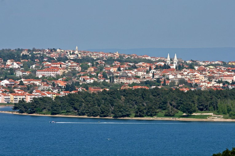 SRAMOTNA PREVARA KOD PULE Navele bolesnu ženu da daruje apartman, zgradu, oranice...