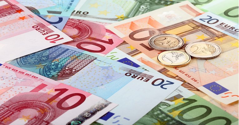 Euobserver: Europska centralna banka bi trebala dijeliti novac građanima