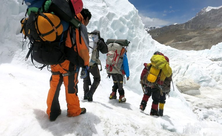Američki alpinist poginuo na Mount Everestu