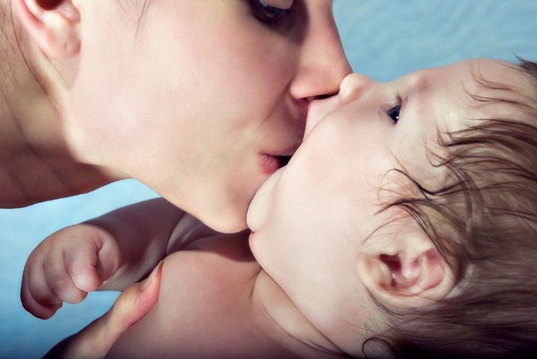 Bebama je pusa nekada doslovno pitanje života i smrti
