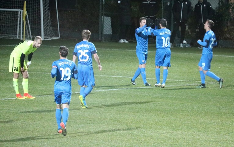 Dinamo pobijedio Žilinu, Henriquez u tri minute promašio penal i zabio gol