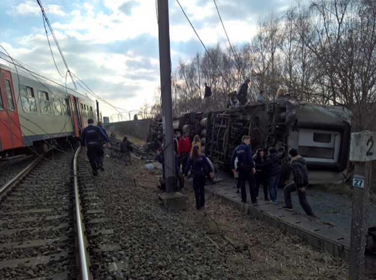 Belgija: Vlak iskočio iz tračnica, jedna osoba poginula, 20 ozlijeđeno