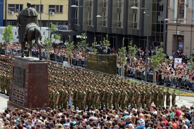 Vojna parada u Srbiji: "U EU ulazimo cjelovito ili nikako"