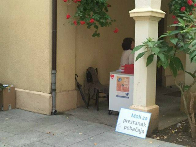 FOTO Katolički aktivisti okupirali Vinogradsku: "Molitvom zaustavimo pobačaj!"