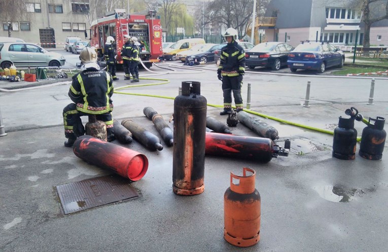 IZBJEGNUTA TRAGEDIJA Jučer se na Jarunu odvijala drama, vatrogasci vodom polijevali plinske boce