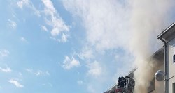 FOTO Novi požar na Jarunu: Vatra planula na drugom katu stambene zgrade, jedna osoba ozlijeđena