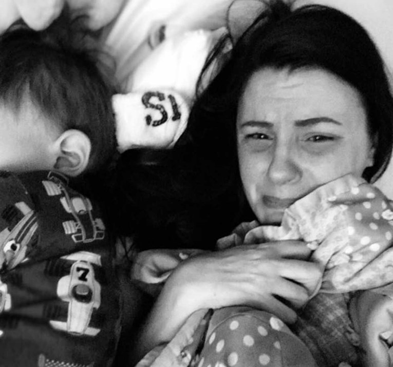 Očajna majka preklinje javnost: "Moja beba nije umrla zbog cjepiva, već zbog dekice"