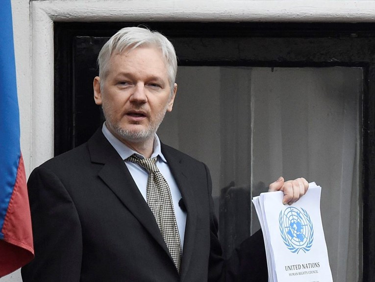 Švedska odustala od optužbe za silovanje protiv Assangea, Britanija najavila njegovo uhićenje