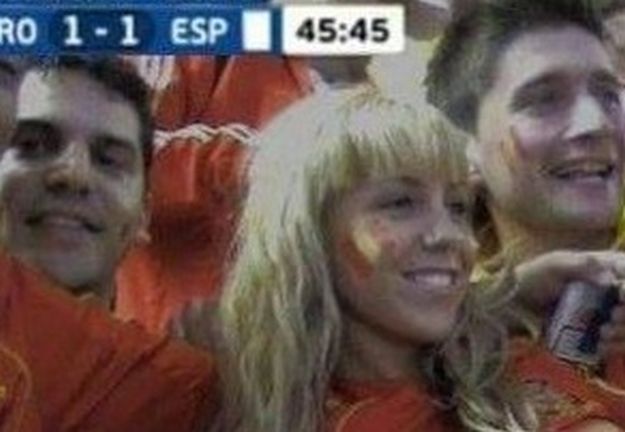 FOTO Zgodna Španjolka pokazala sise na utakmici s Hrvatskom