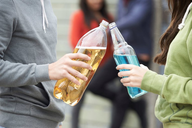 Mladi sve više piju: U Osijeku pijani napadaju članove obitelji