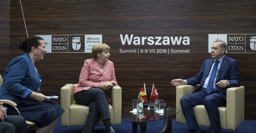 Merkel i Erdogan razgovarali o napetim odnosima nakon rezolucije o pokolju Armenaca