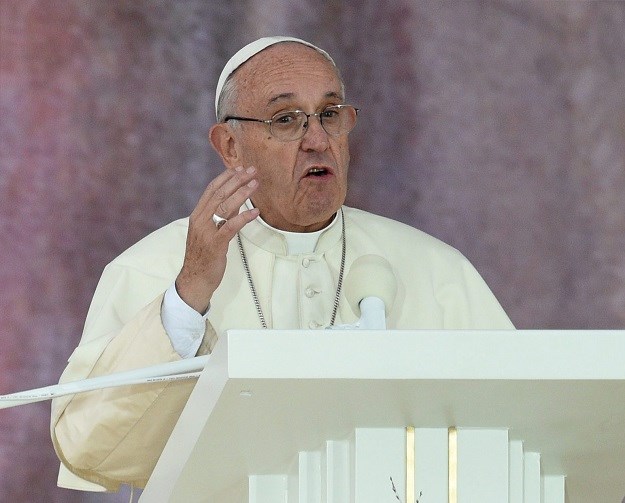 Papa poručio mladima da vjernici moraju pomagati siromašnima i starima, a ne samo dolaziti na misu