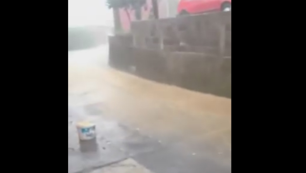 VIDEO Veliko nevrijeme pogodilo Sarajevo: Kiše poplavile ulice, grad ostao bez struje