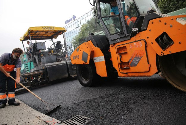 FOTO Postavlja se novi asfalt: U tijeku su radovi na Selskoj cesti