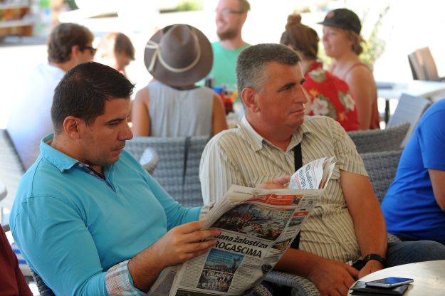 Grmoja: Nećemo surađivati s političarima iza kojih se vuku repovi