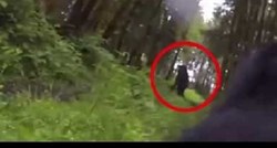 VIDEO Prosudite sami: Je li pas zaista snimio mitsko biće - Bigfoota?